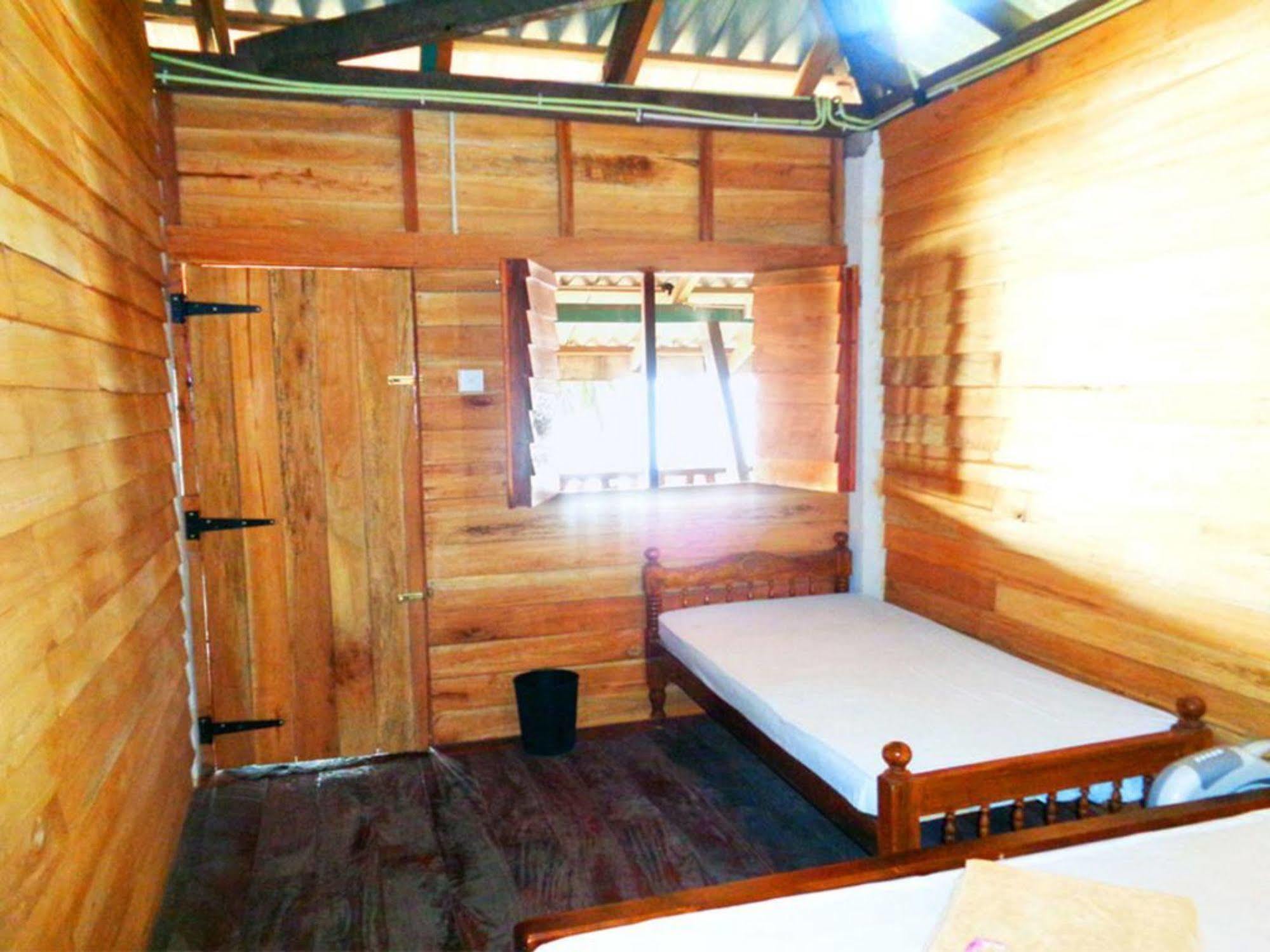 Reggae Zone Beach Resort Tangalle Ngoại thất bức ảnh